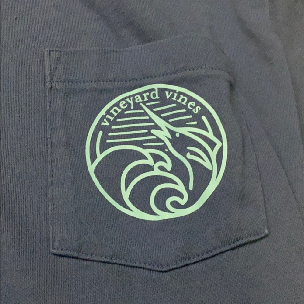 Women’s Vineyard Vines Sweatshirt - Picture 2 of 3